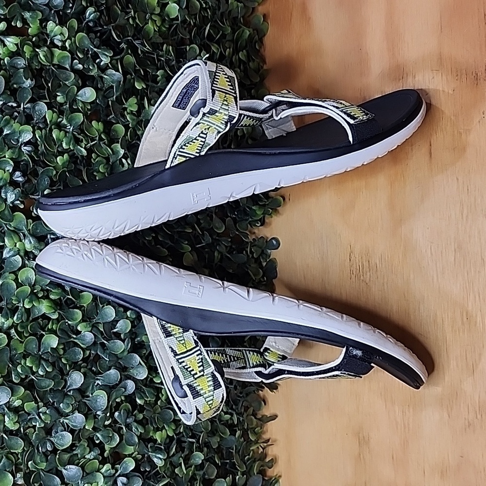 Teva Terra Float Lexi Sandals | Size: 10 Womens | Multi colored - Picture 3 of 6